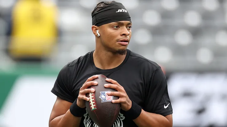 Justin Fields #7 of the New York Jets.