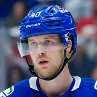 Elias Pettersson addresses Canucks trade rumors with candid shot