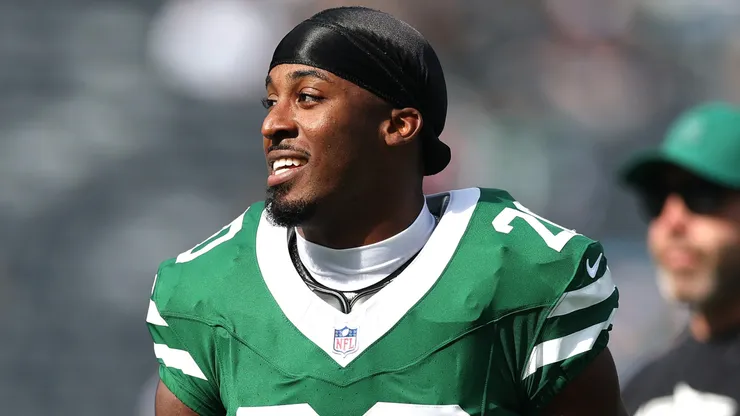 Breece Hall #20 of the New York Jets.