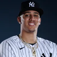 NY Yankees ace prospect hitting 102.4 MPH makes strong push for opening day roster