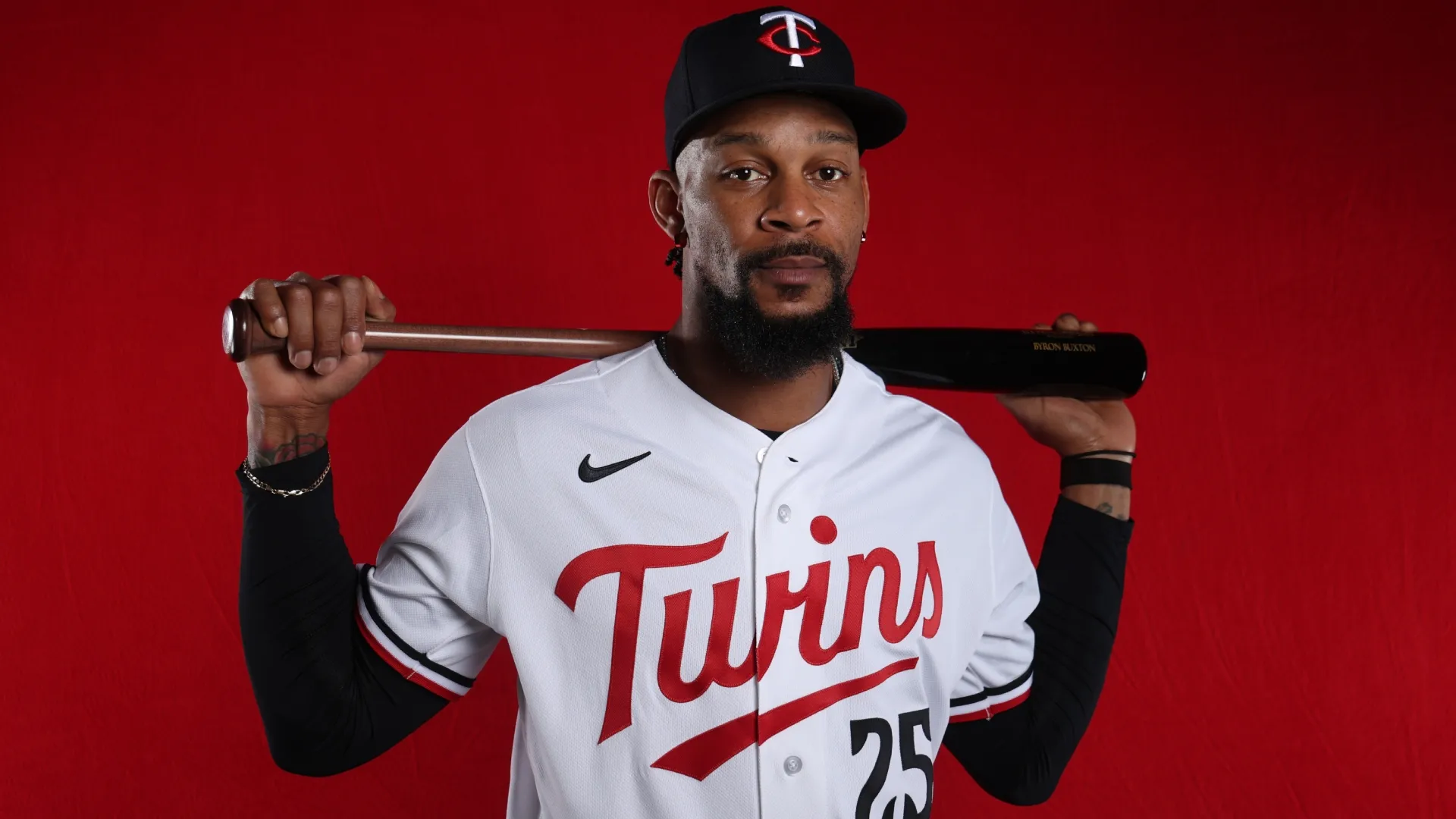 Byron Buxton #25 of the Twins poses for a photo. Chris Graythen/Getty Images