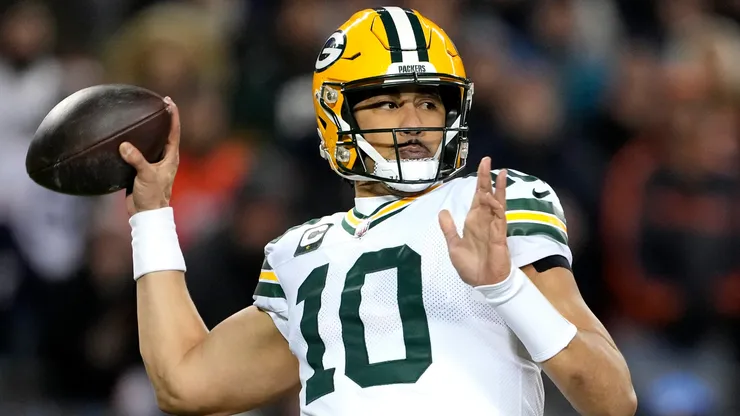 Jordan Love #10 of the Green Bay Packers throws a pass in 2026.