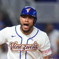 Willson Contreras grabs Luis Arraez’s mic and blasts San Francisco Giants and rest of MLB