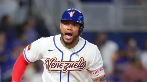 Willson Contreras grabs Luis Arraez’s mic and blasts San Francisco Giants and rest of MLB