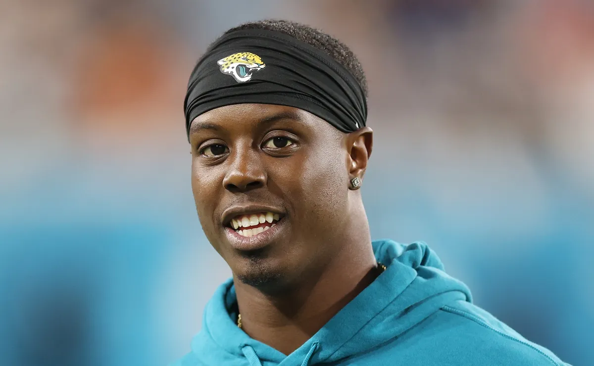 Saints and Jaguars updated RB depth charts with Travis Etienne joining