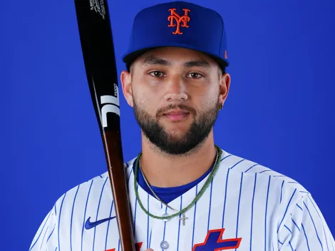 NY Mets’ Bo Bichette contacts David Wright as he works through third‑base transition