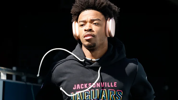 Greg Newsome II #6.