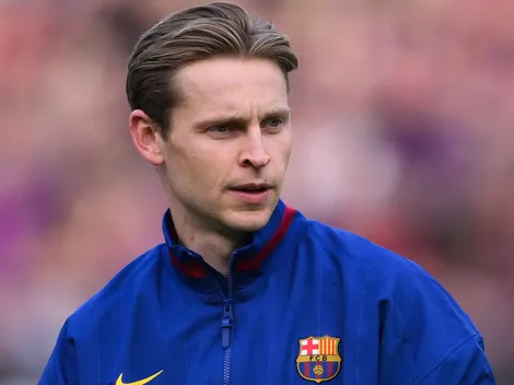 Why is Frenkie de Jong not playing today for Barcelona vs Newcastle in first leg of 2026 UEFA Champions League round of 16?