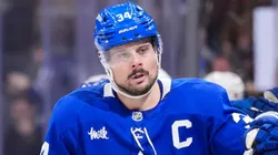 Auston Matthews #34 of the Maple Leafs celebrates his third-period goal.