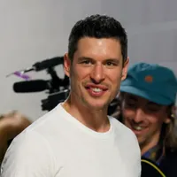 Penguins send out mixed signals on Crosby's potential return