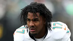 Jaylen Waddle before a Dolphins game.