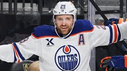 Leon Draisaitl #29 of the Oilers celebrates his goal.