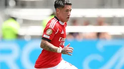 Gianluca Prestianni #25 of SL Benfica controls the ball.