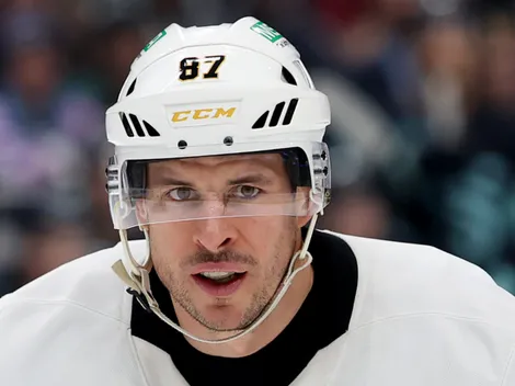 Sidney Crosby applauds Malkin's job with Pens