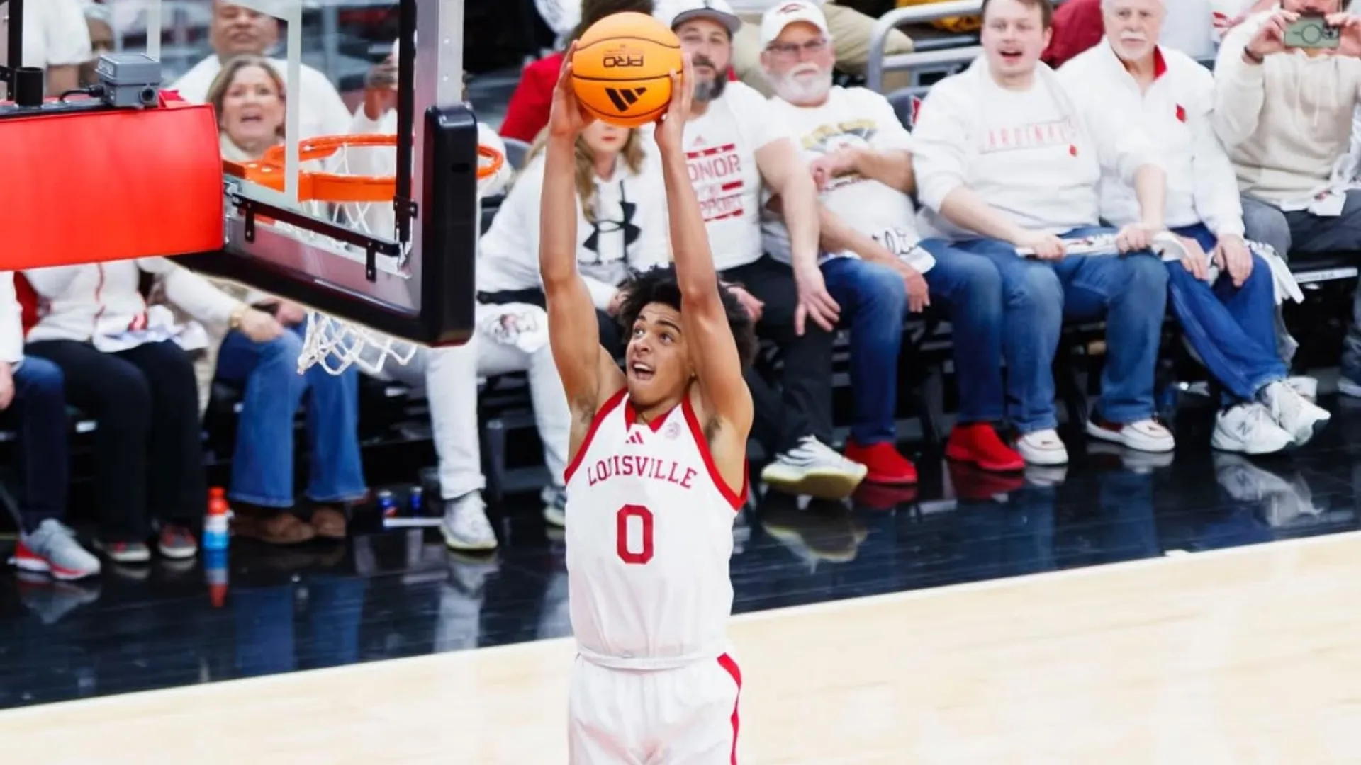 Mikel Brown (@louisvillembb and @mikel_brownjr)