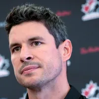 Sidney Crosby talks after return with Penguins