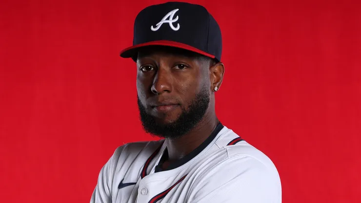 Jurickson Profar #17 of the Atlanta Braves poses for a photo.