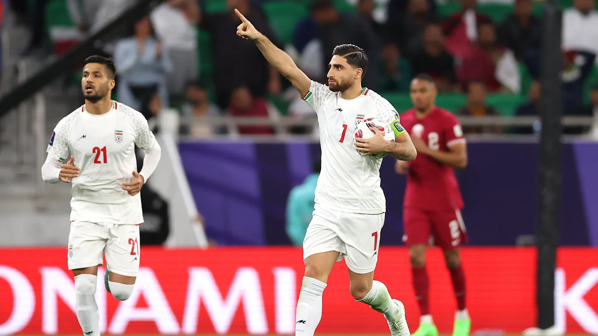 Alireza Jahanbakhsh of Iran celebrates scoring vs Qatar. (Getty Images)