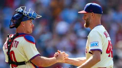 Zack Wheeler celebrates with J.T. Realmuto