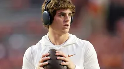 Arch Manning #16 of the Texas Longhorns.