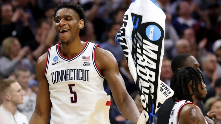 Tarris Reed Jr. #5 of the UConn Huskies celebrates after defeating the UCLA Bruins in 2026.