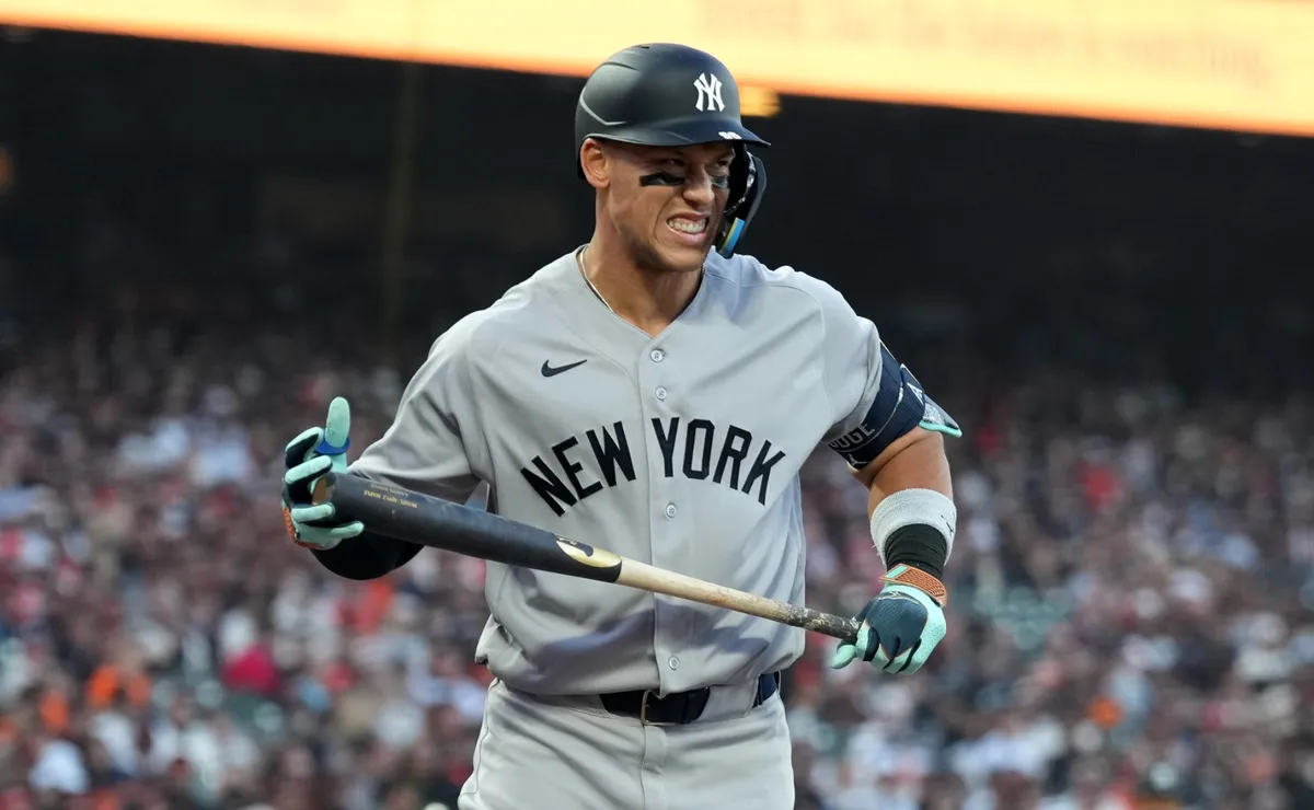 Why Giants fans shook Oracle Park with boos for NY Yankees star Aaron