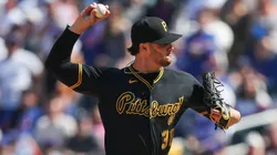 Paul Skenes #30 of the Pirates pitches during the first inning against the Mets.