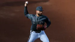 Bo Bichette #19 of the New York Mets throws the ball.