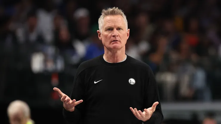 Head coach Steve Kerr of the Golden State Warriors reacts.