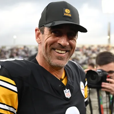 Mike McCarthy maintains positive conversations with Aaron Rodgers