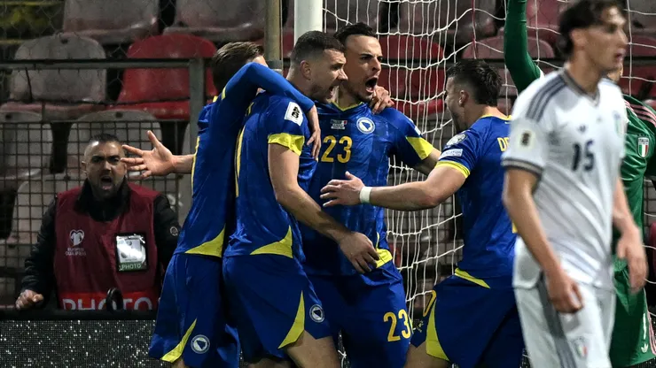Haris Tabakovic of Bosnia & Herzegovina celebrates with his teammates after scoring a goal.