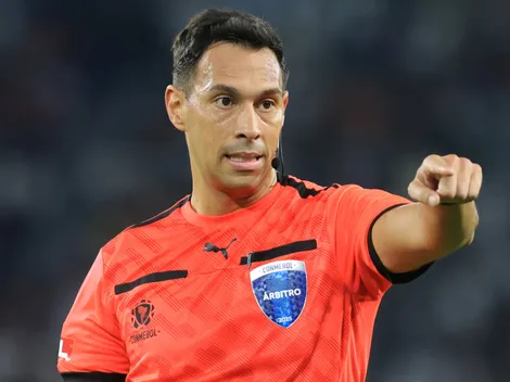 Video: Referee Tello replaced in DR Congo vs Jamaica due to injury