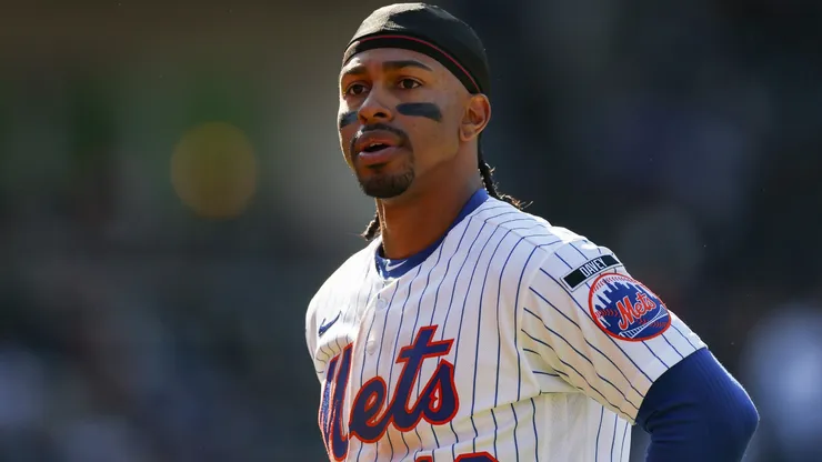 Francisco Lindor #12 of the New York Mets looks on.