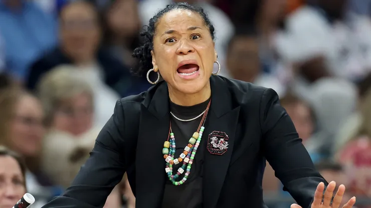 Head coach Dawn Staley of the South Carolina Gamecocks.