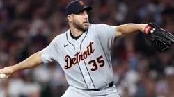 Starter Justin Verlander #35 of the Tigers pitches against the Diamondbacks.