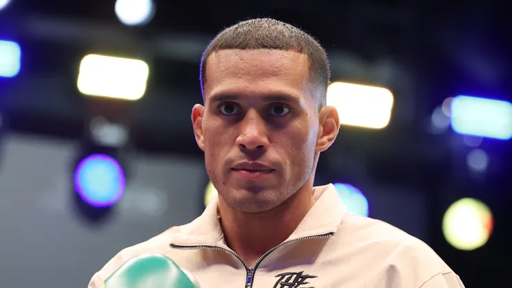 David Benavidez poses for a photo
