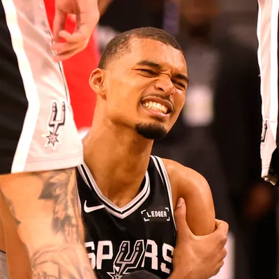 Spurs’ Mitch Johnson provides a hopeful statement on Victor Wembanyama’s injury vs 76ers