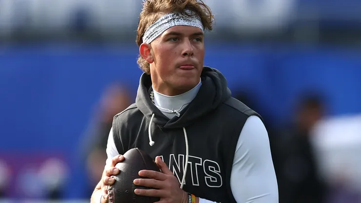 Jaxson Dart #6 of the New York Giants.