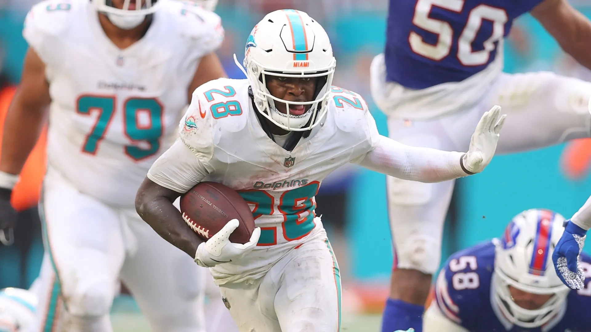 De’Von Achane is holding out ahead of a contract year