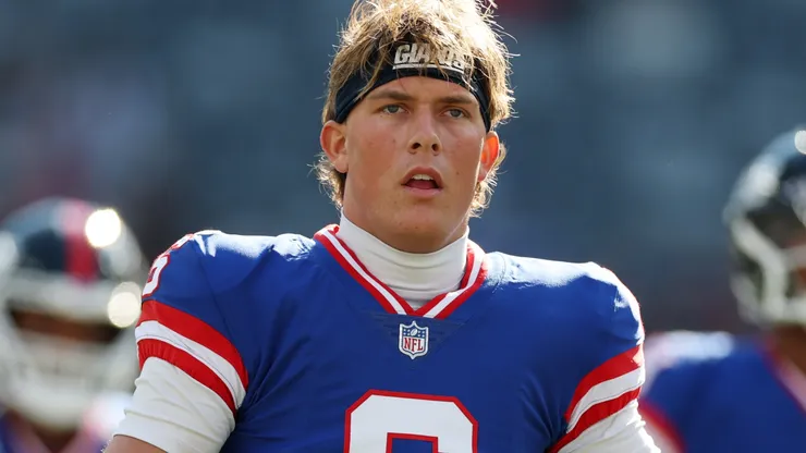 Jaxson Dart #6 of the New York Giants.