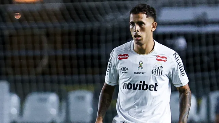 Lucas Verissimo of Santos