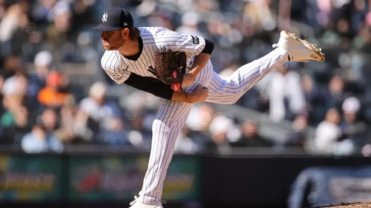 Paul Blackburn #58 of the New York Yankees pitches in the ninth.