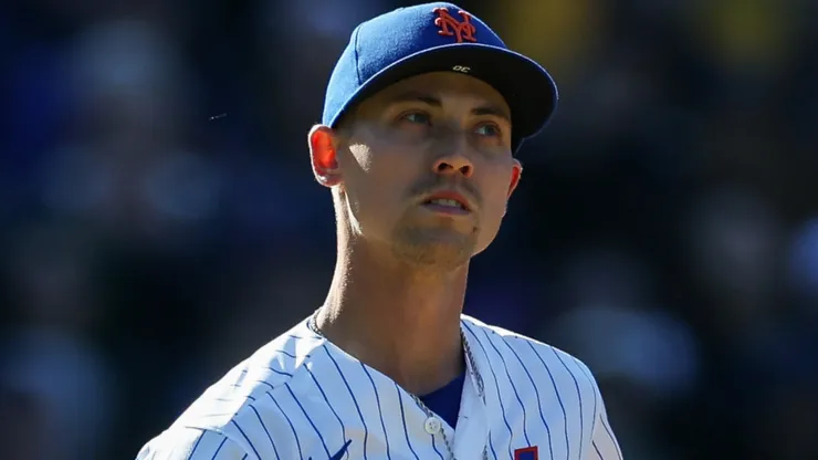 Luke Weaver #30 of the New York Mets in action during the game.
