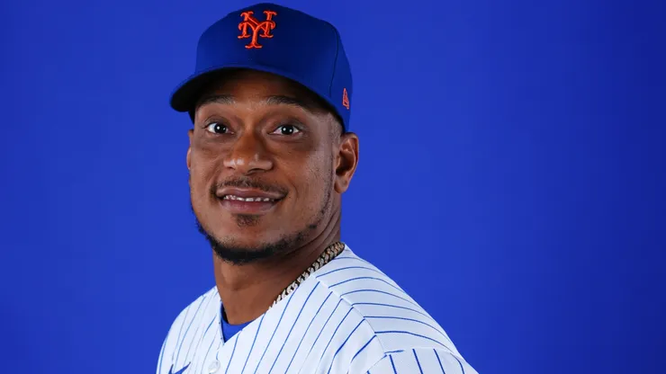 Jorge Polanco #11 of the New York Mets poses for a photo.