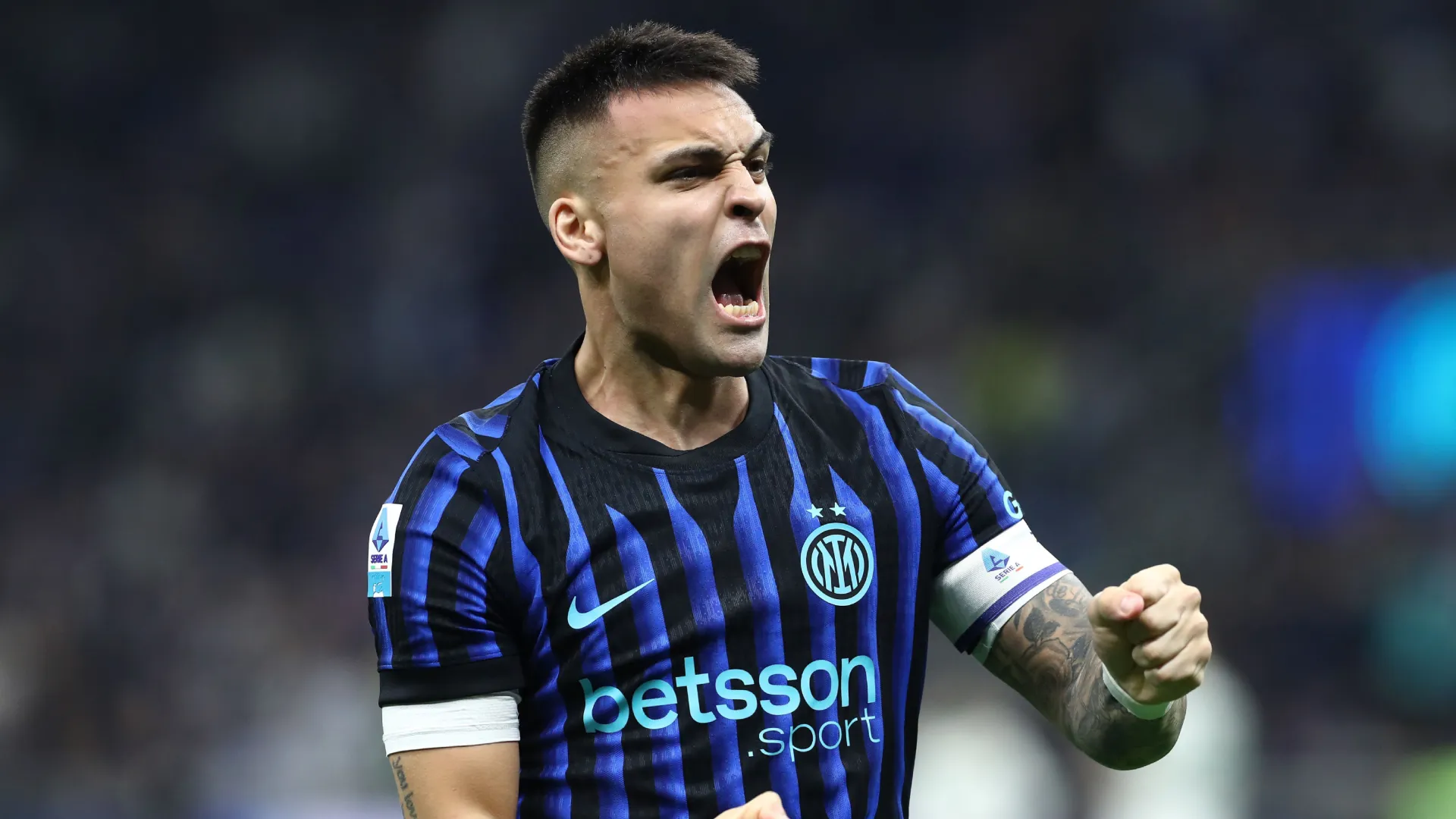 Lautaro Martinez celebrates a goal for Inter Milan vs Roma. (Getty Images)