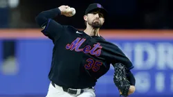 Clay Holmes #35 of the Mets pitches during the second inning against the Athletics.