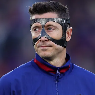 Why is Robert Lewandowski not starting today?