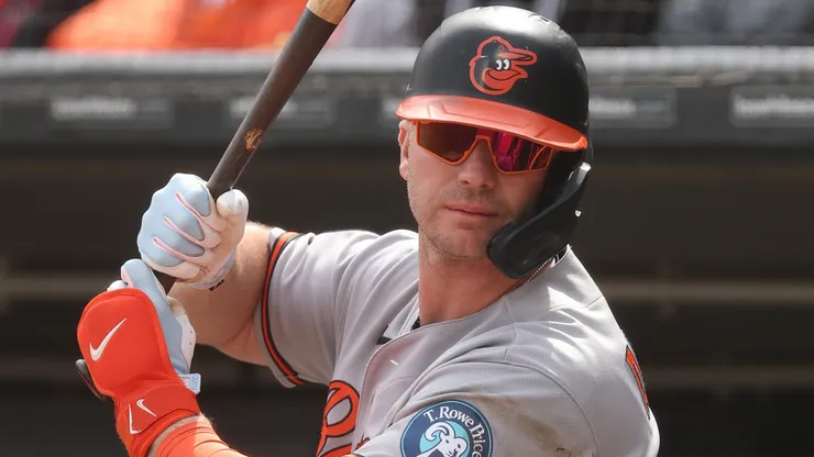 Pete Alonso #25 of the Orioles looks on against the White Sox.