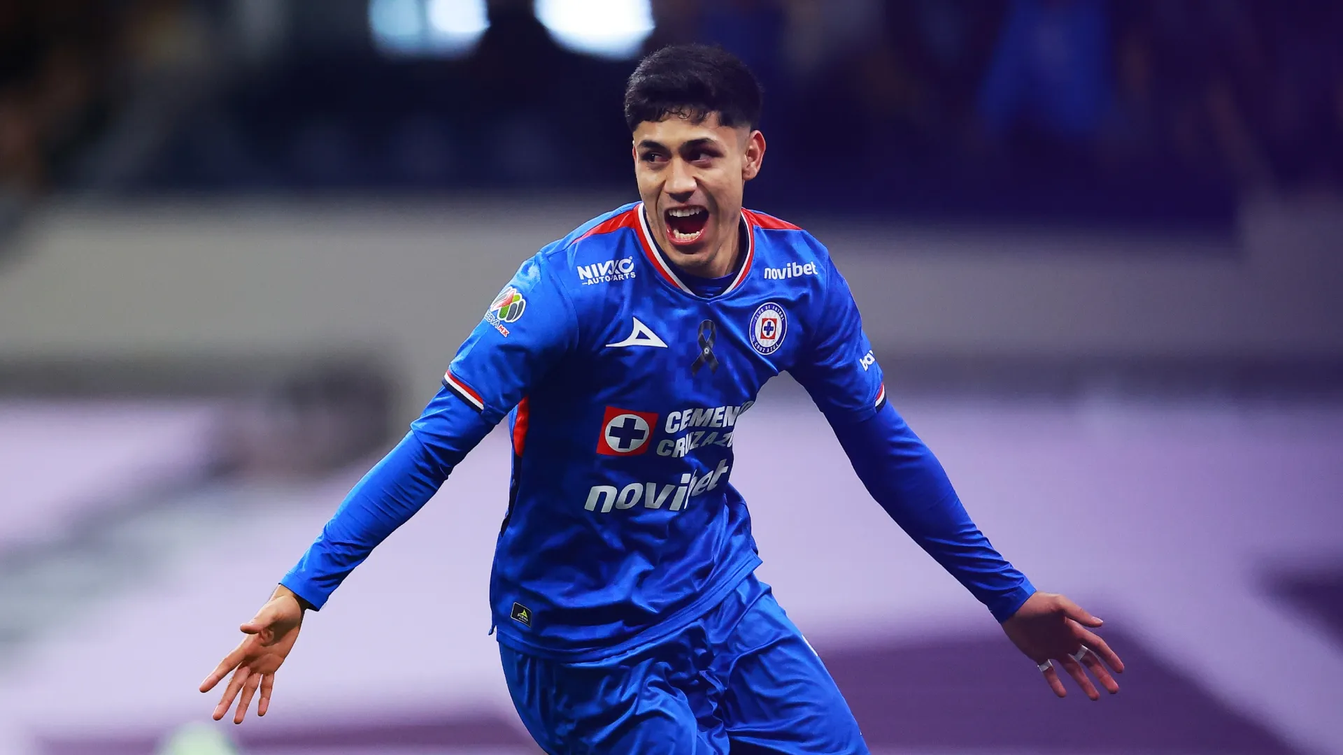 Omar Campos of Cruz Azul – Manuel Velasquez/Getty Images