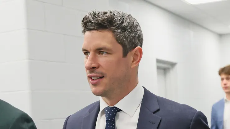 Sidney Crosby #87 of the Pittsburgh Penguins